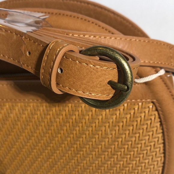 Women’s Woven Circle Crossbody Bag - Picture 5 of 6